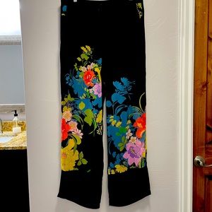 Johnny Was, wide-leg, floral print pull-on pants. Size Large.